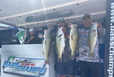 Stevie Ray & Ray Rodriguez win $20,000 on day one at Amistad with 25.50 lbs