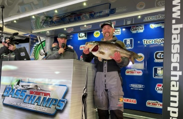 Tanner Spurgin tops over 1700 anglers & wins a record setting Mega Bass with a 15.47 giant. Takes home a New Skeeter ZX 200 + $15,000 