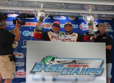 Championship on the Sabine River, Orange, Tx.  Father/Son team of Wendell Ramsey Sr. & Wendell Ramsey Jr. WIN BIG.  They win a new Skeeter FX 20 - Yamaha 250 SHO 